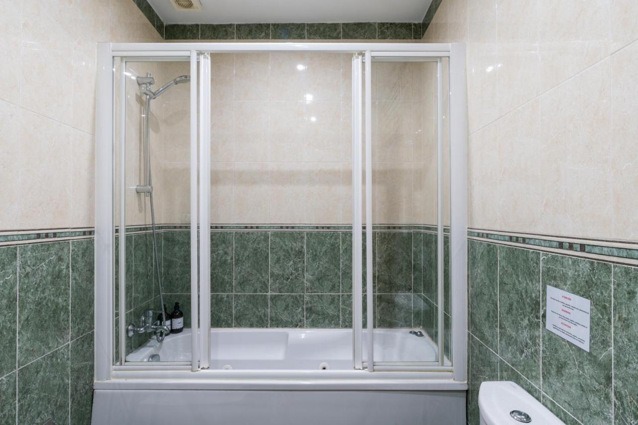Holi-Rent Salado Apartment Seville Exterior photo